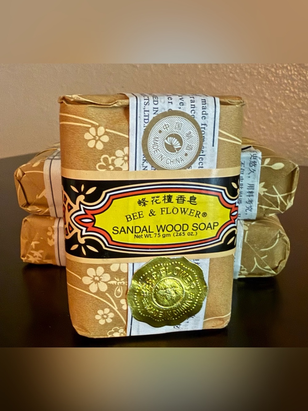 Bee & Flower Sandalwood Soap Set of 5 Bars 75g Each Vintage Wrapped Bath Soap - Picture 2 of 3